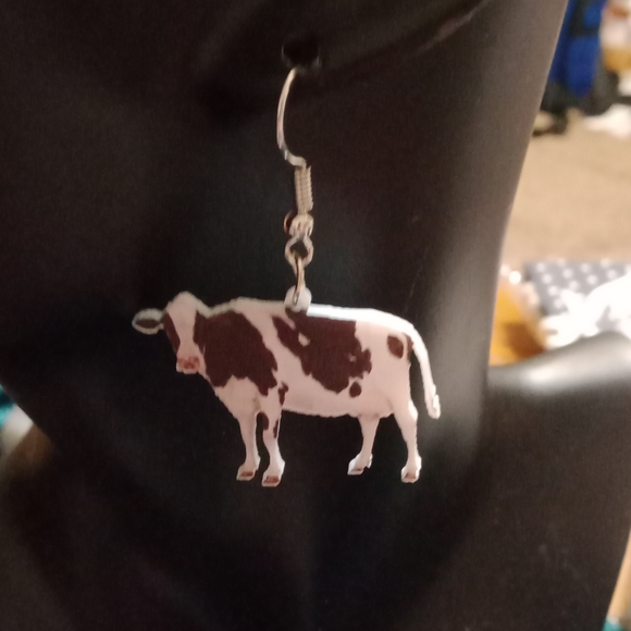 Pair Of Cow Earrings - Picture 2 of 3